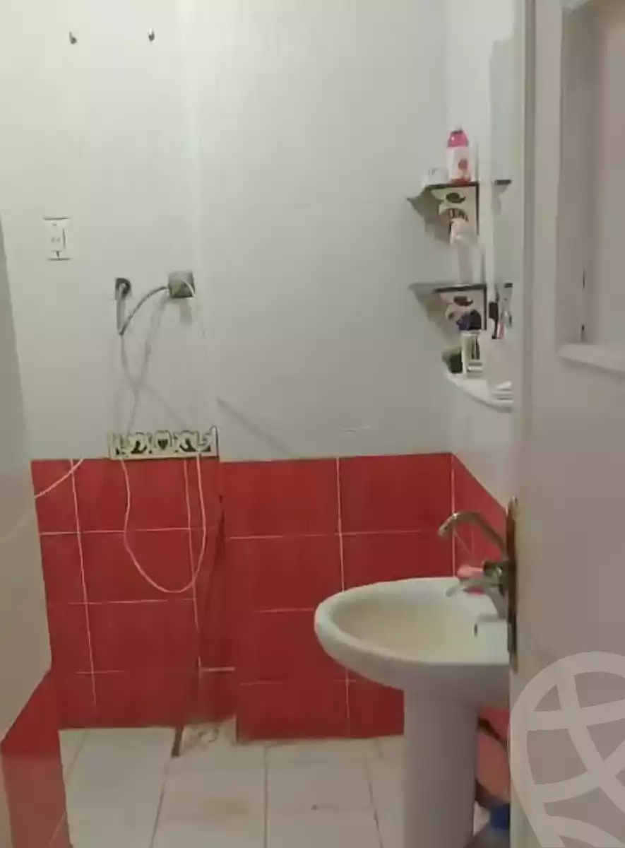 https://aqarmap.com.eg/en/listing/5632509-for-rent-alexandria-l-jmy-lbytsh-el-hanafeya-st