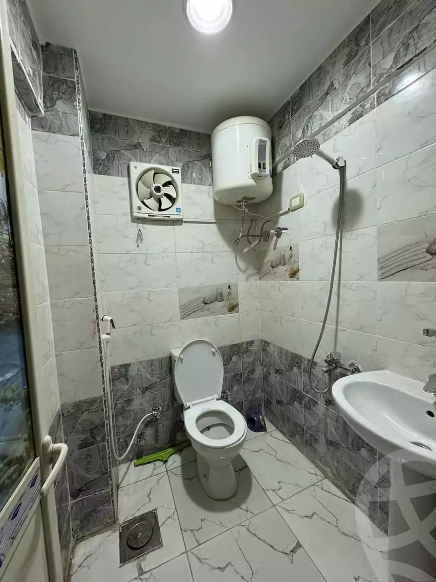 https://aqarmap.com.eg/ar/listing/5632997-for-rent-cairo-6th-of-october-el-ahyaa-neighborhood-1st-al-maahad
