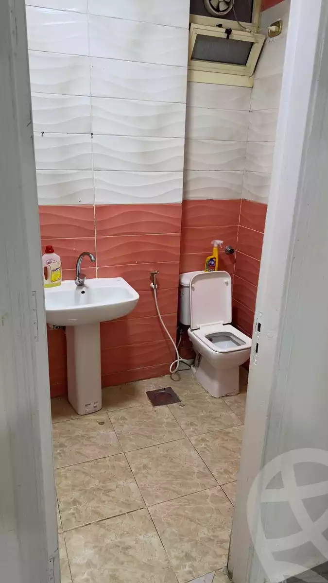 https://aqarmap.com.eg/ar/listing/5638777-for-rent-cairo-6th-of-october-el-ahyaa-neighborhood-3rd-al-hay-al-thalith-st