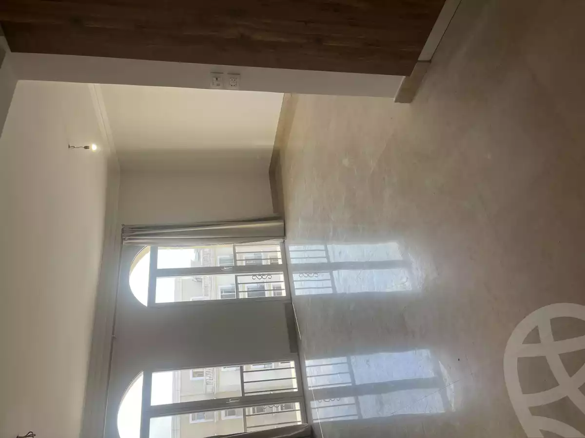 https://aqarmap.com.eg/en/listing/5969460-for-rent-cairo-new-cairo-compounds-hyde-park-centre-ville-hyde-park