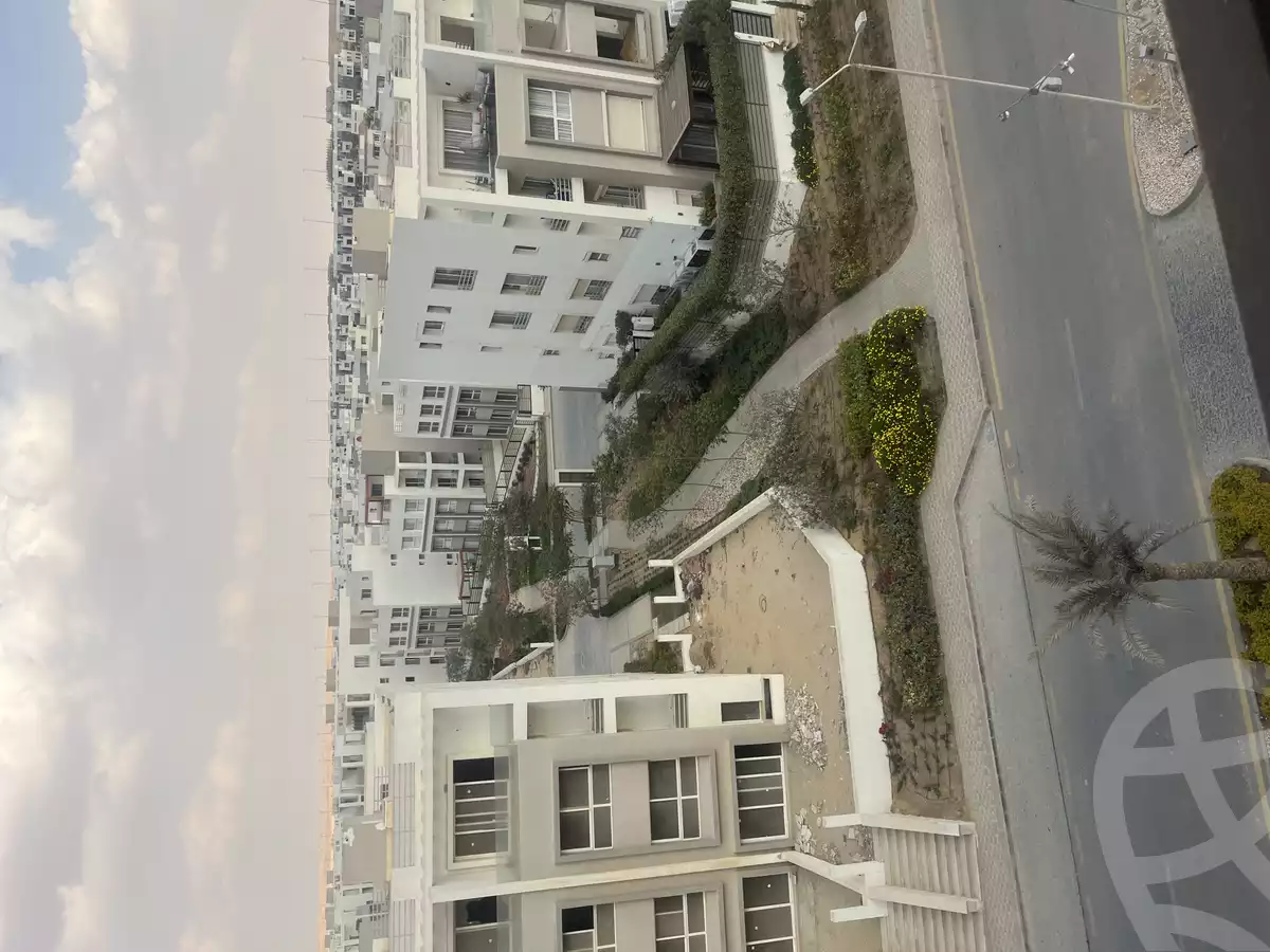 https://aqarmap.com.eg/en/listing/5969460-for-rent-cairo-new-cairo-compounds-hyde-park-centre-ville-hyde-park