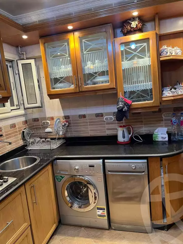 https://aqarmap.com.eg/en/listing/5658783-for-sale-alexandria-moharram-bey-shr-jll-ldswqy