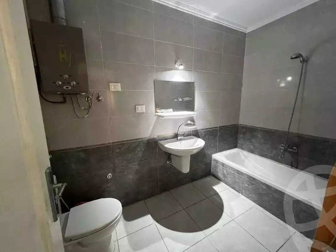 https://aqarmap.com.eg/ar/listing/5659784-for-rent-cairo-mokattam-el-hadabah-el-wosta-el-mantaqa-el-khamsa