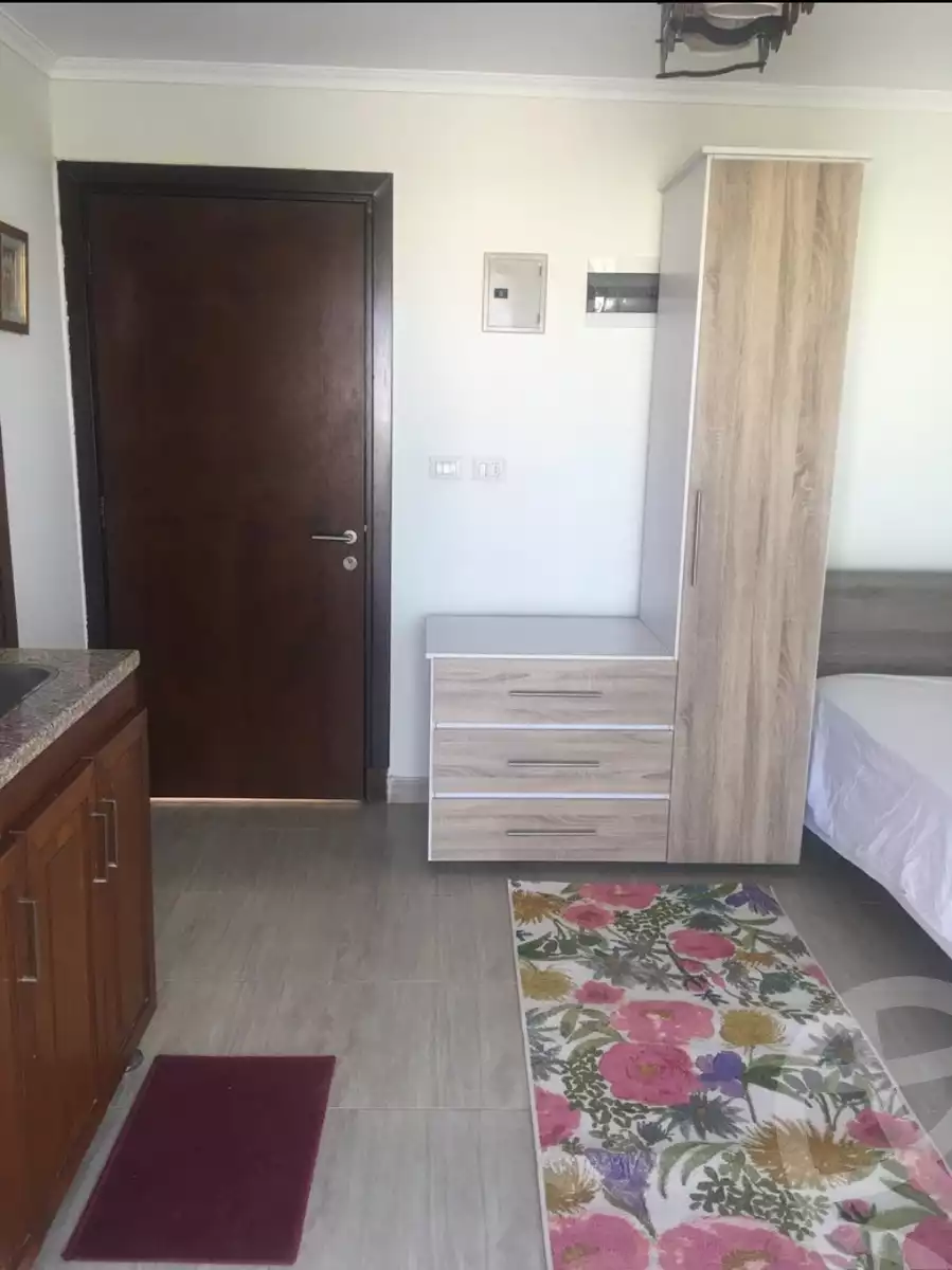 https://aqarmap.com.eg/en/listing/5657420-for-rent-cairo-el-sheikh-zayed-city-compounds-kmbwnd-wyst-twn-swdyk