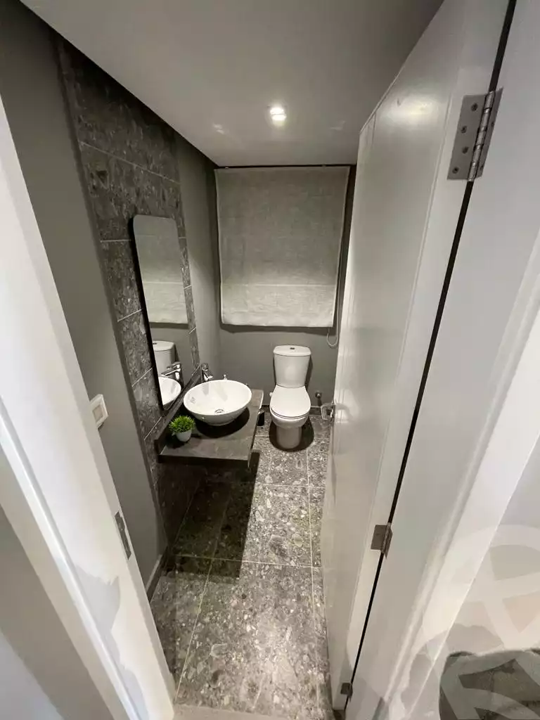 https://aqarmap.com.eg/ar/listing/5662069-for-sale-cairo-el-sheikh-zayed-city-compounds-kmbwnd-fyldj-wyst-dr-llttwyr
