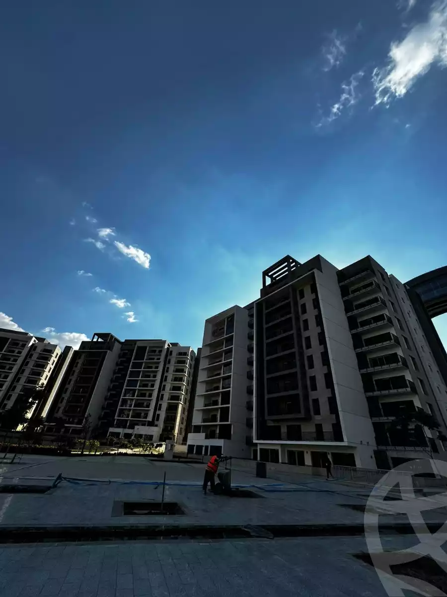 https://aqarmap.com.eg/ar/listing/5662319-for-sale-cairo-el-sheikh-zayed-city-compounds-zyd-wr-llttwyr-the-village-views