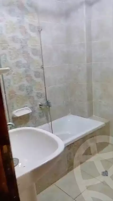 https://aqarmap.com.eg/ar/listing/5662979-for-rent-alexandria-ganaklis