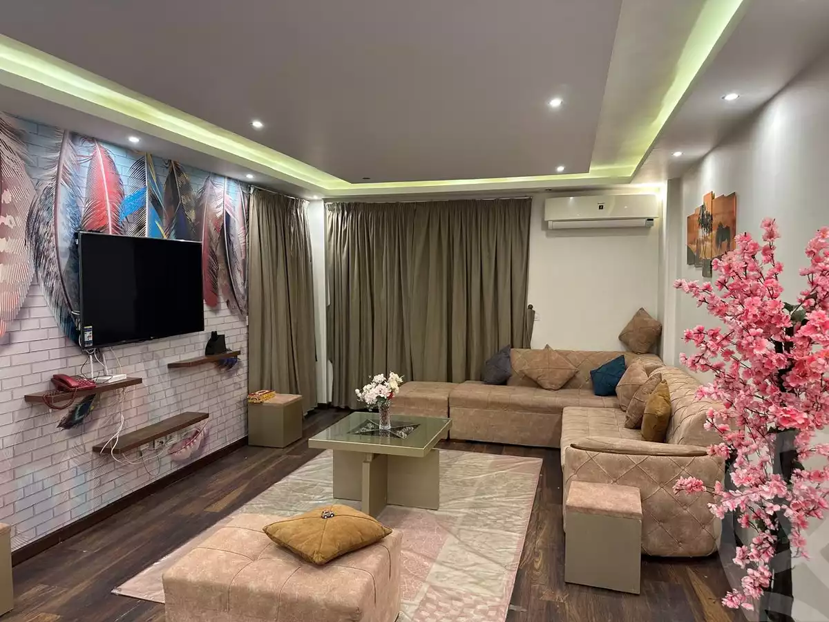 https://aqarmap.com.eg/en/listing/5664105-for-sale-cairo-el-sheikh-zayed-city-compounds-dr-msr