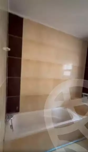 https://aqarmap.com.eg/en/listing/5665742-for-rent-cairo-15th-of-may-mjwr-33