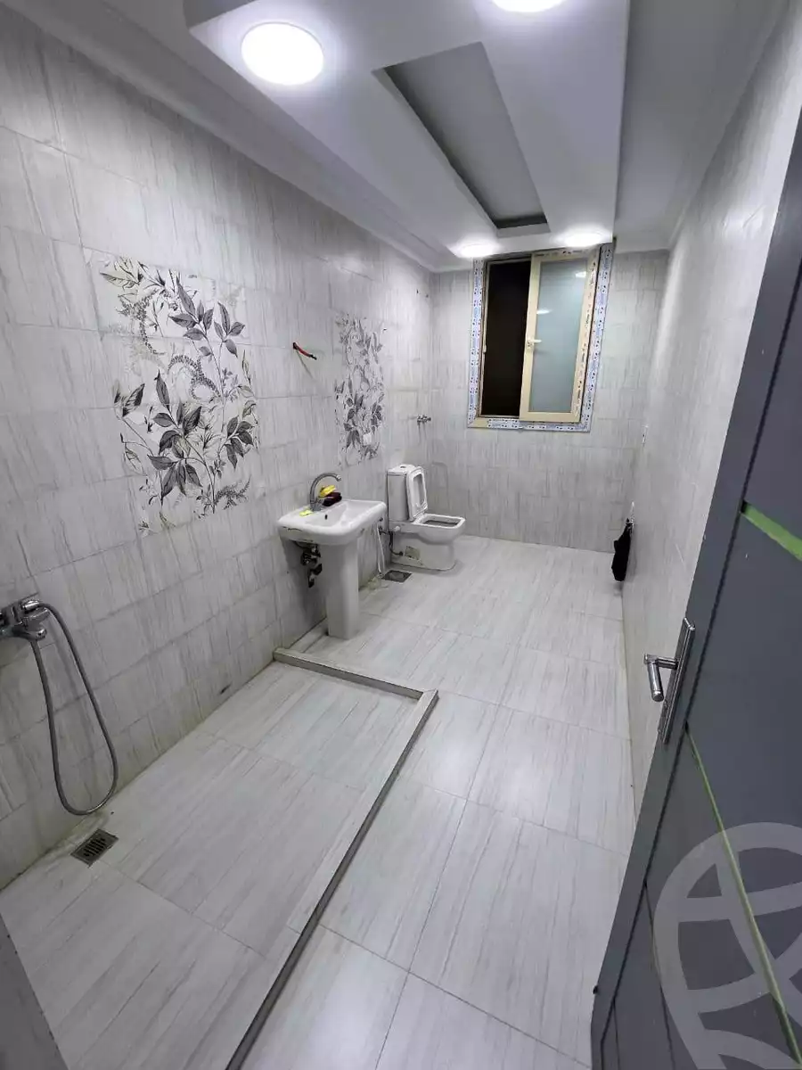 https://aqarmap.com.eg/ar/listing/5677120-for-rent-cairo-mokattam-compounds-kmbwnd-jwldn-jyts