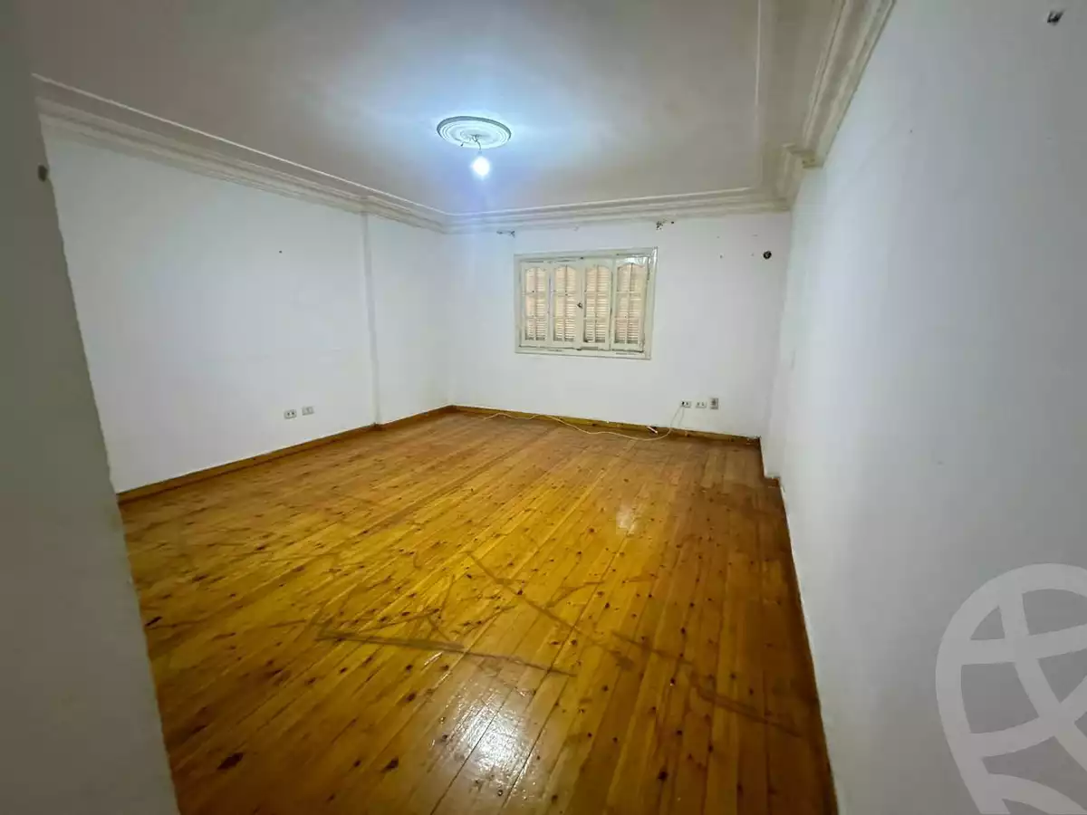 https://aqarmap.com.eg/en/listing/5680993-for-rent-alexandria-ganaklis-shr-mrtdy-bsh