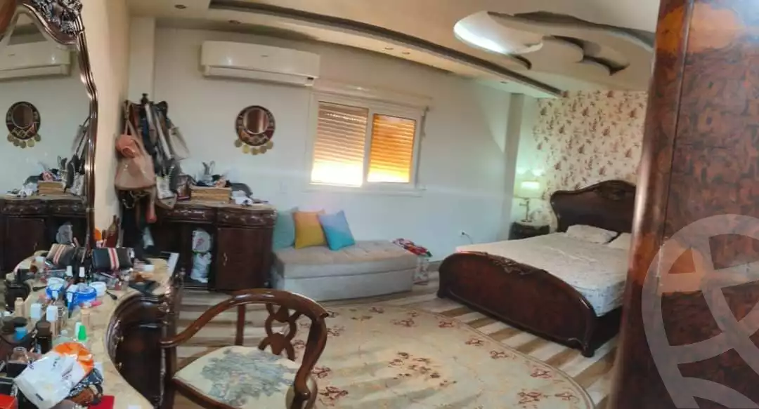 https://aqarmap.com.eg/ar/listing/5682108-for-sale-cairo-6th-of-october-el-ahyaa-neighborhood-2nd-dr-moustafa-mosharafa-st