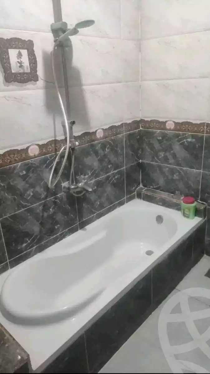 https://aqarmap.com.eg/ar/listing/5682257-for-sale-alexandria-l-jmy-el-hanouvel-el-kholafaa-el-rashdeen-st
