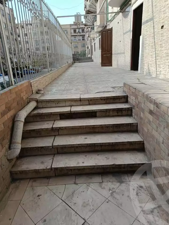 https://aqarmap.com.eg/en/listing/5683342-for-rent-cairo-mokattam-lhdb-l-ly