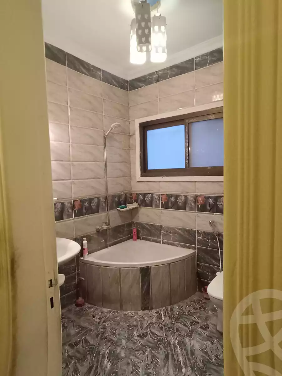 https://aqarmap.com.eg/en/listing/5696873-for-sale-cairo-elnozha-mohammed-refaat-st