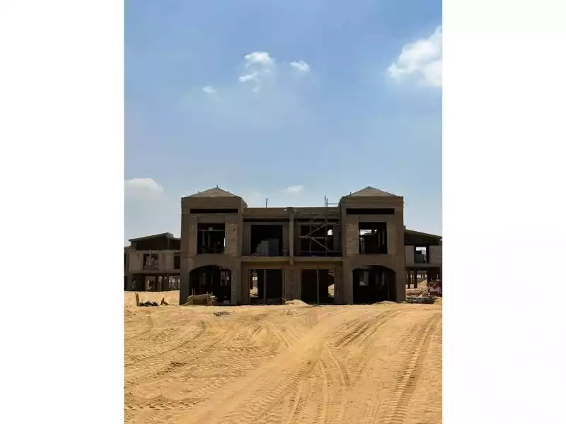 https://aqarmap.com.eg/ar/listing/5705870-for-sale-cairo-el-sheikh-zayed-city-compounds-kmbwnd-fyldj-wyst-dr-llttwyr