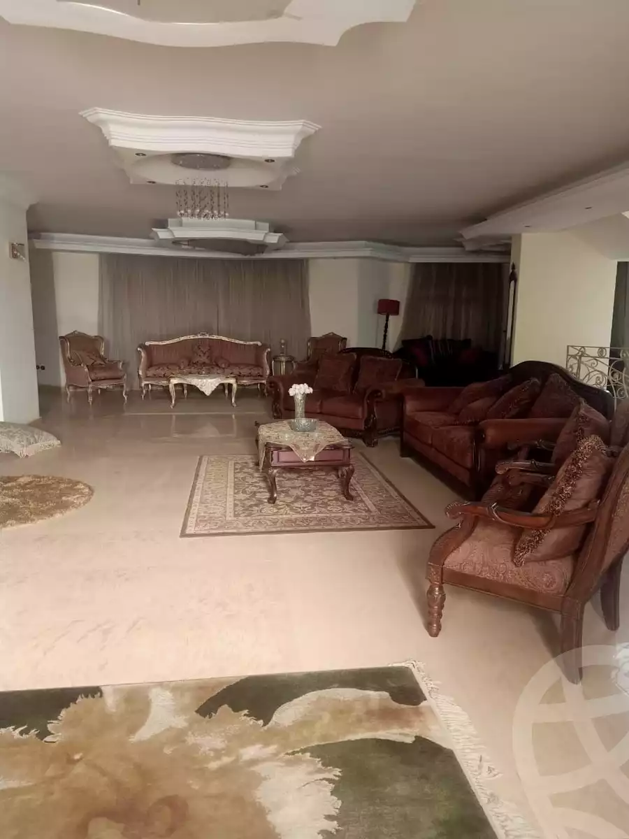 https://aqarmap.com.eg/en/listing/5705975-for-sale-cairo-el-sheikh-zayed-city-compounds-el-yasmeen-compound