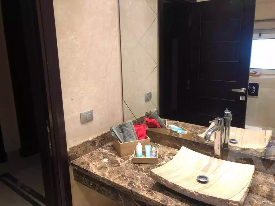 https://aqarmap.com.eg/en/listing/5706240-for-sale-cairo-el-sheikh-zayed-city-compounds-meadows-park