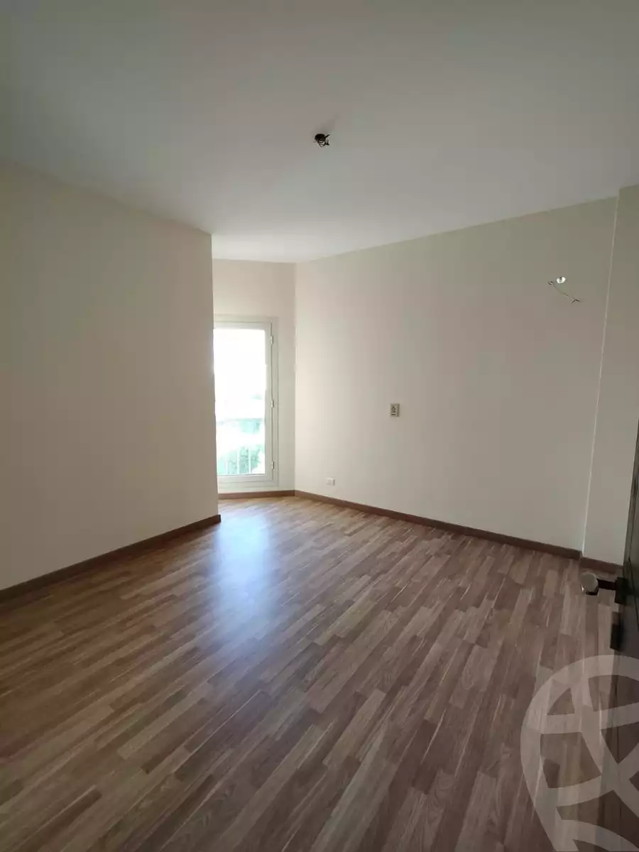 https://aqarmap.com.eg/ar/listing/5706358-for-sale-cairo-el-sheikh-zayed-city-compounds-dh-drys