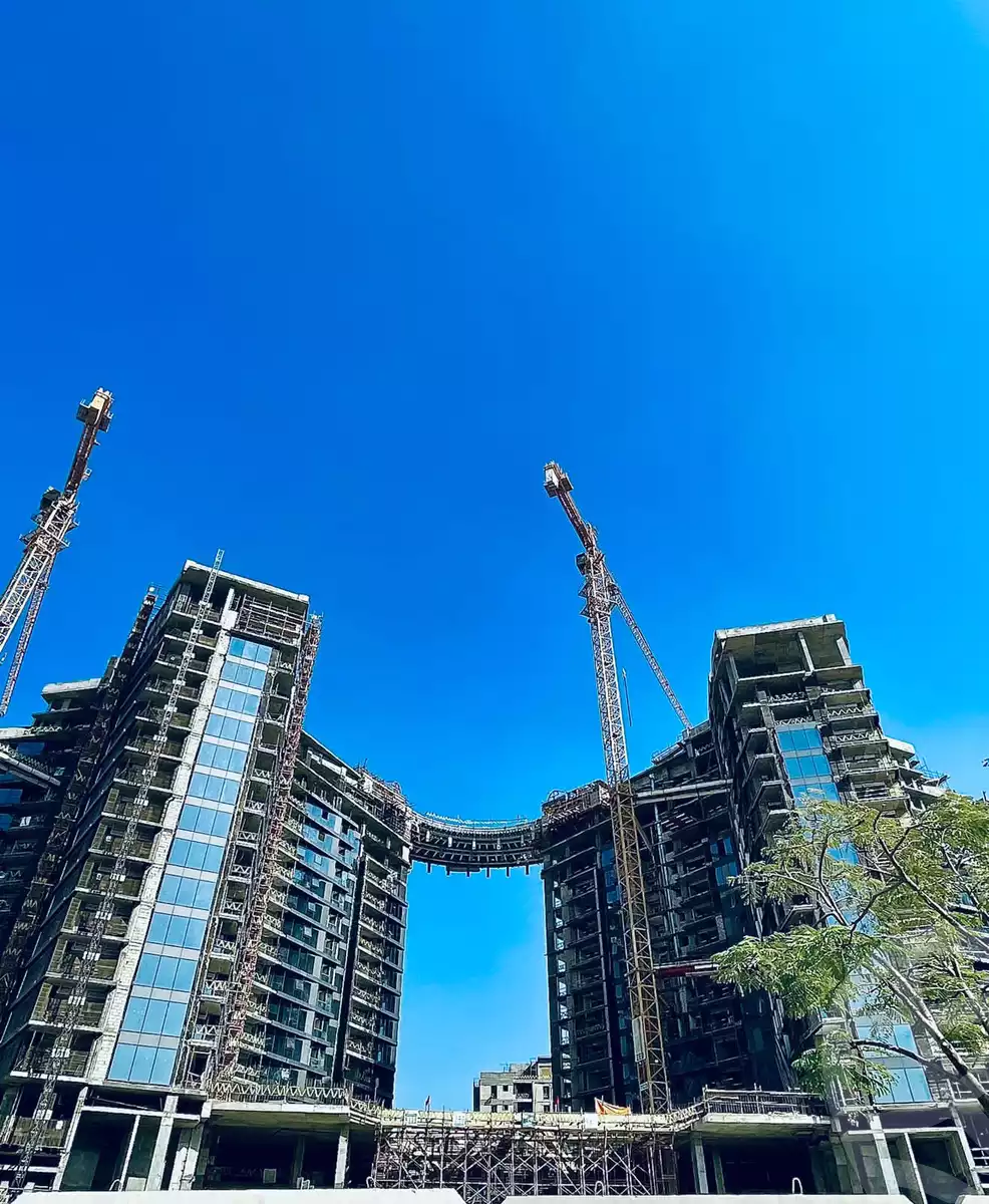 https://aqarmap.com.eg/ar/listing/5707708-for-sale-cairo-el-sheikh-zayed-city-compounds-zyd-wr-llttwyr-park-towers-zed-el-sheikh-zayed-compound