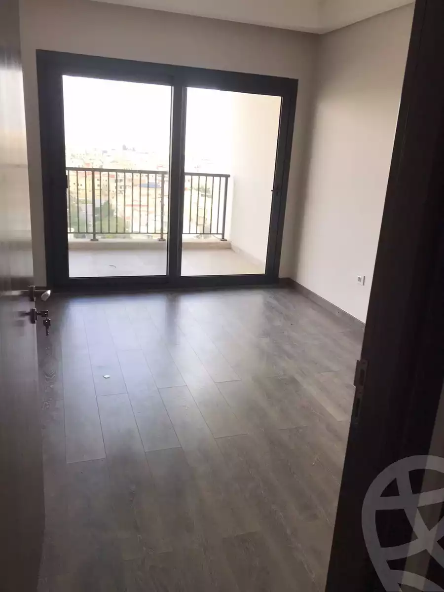 https://aqarmap.com.eg/ar/listing/5759342-for-sale-cairo-el-sheikh-zayed-city-compounds-zyd-wr-llttwyr-z-tower