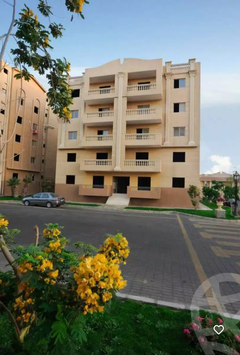 https://aqarmap.com.eg/ar/listing/5720928-for-sale-cairo-new-cairo-compounds-el-ashrafia
