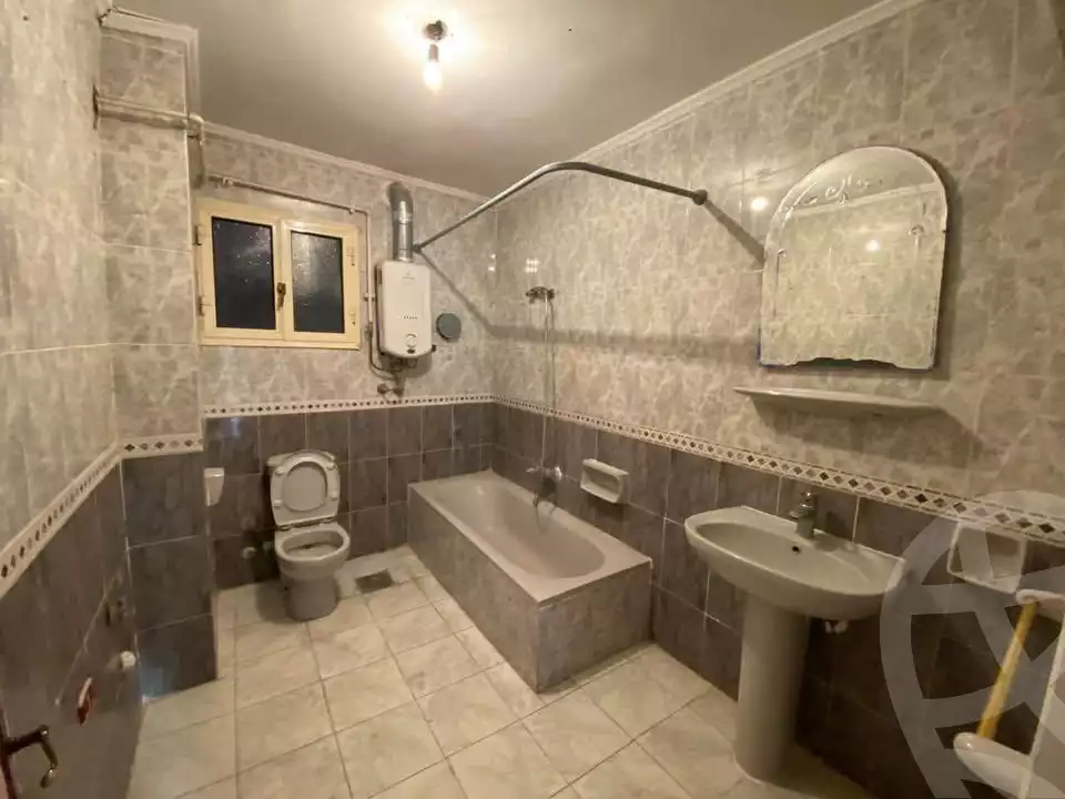 https://aqarmap.com.eg/en/listing/5718522-for-sale-alexandria-zezenia-ibrahim-el-attar-st