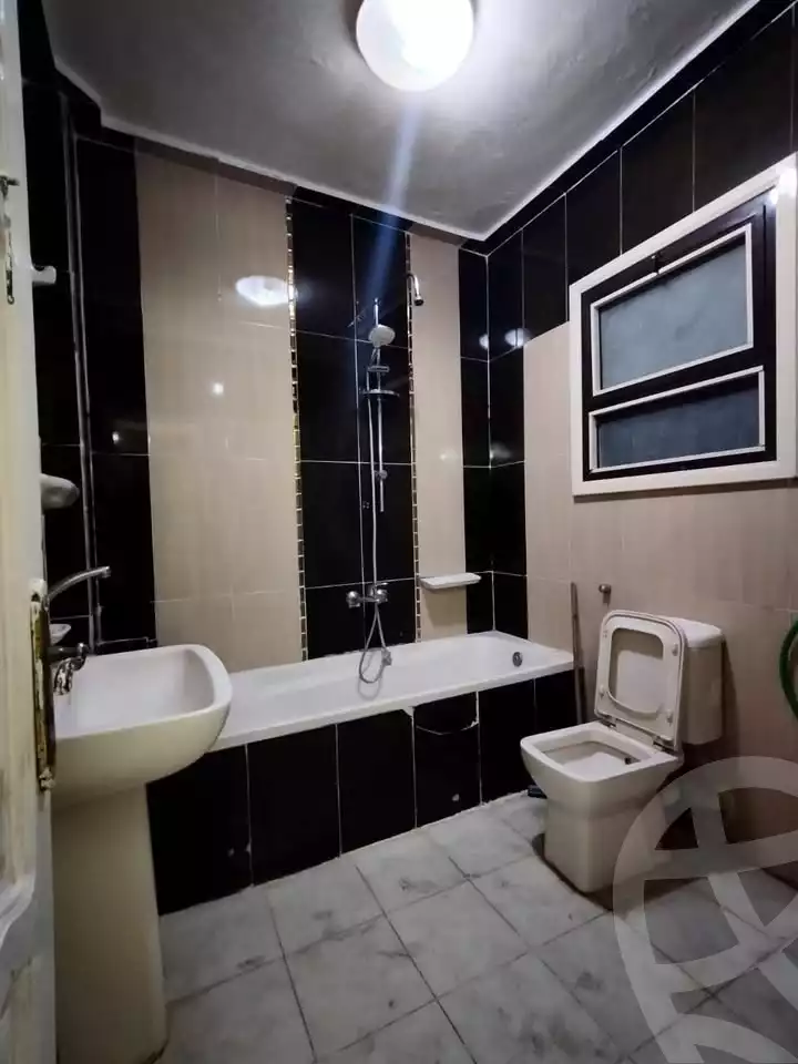 https://aqarmap.com.eg/ar/listing/5726058-for-sale-alexandria-l-jmy-lbytsh-al-kaada-st
