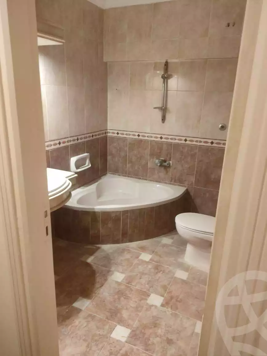 https://aqarmap.com.eg/ar/listing/5743696-for-sale-alexandria-ganaklis-shr-bw-qyr-tryq-lhry