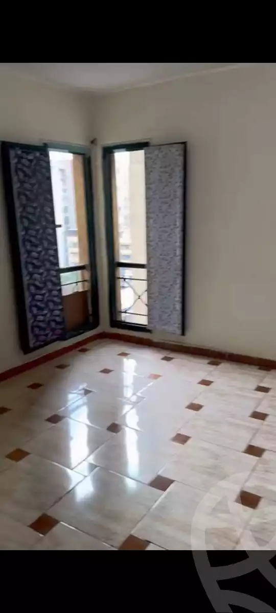 https://aqarmap.com.eg/en/listing/5747536-for-sale-cairo-helwan-helwan-el-sharkeya-mostafa-safwat-st