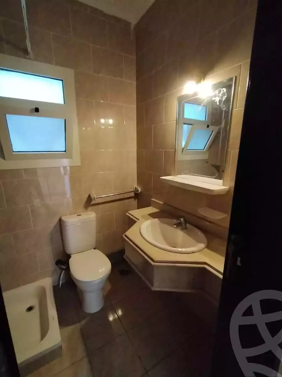 https://aqarmap.com.eg/en/listing/5751565-for-sale-cairo-el-sheikh-zayed-city-compounds-dh-drys