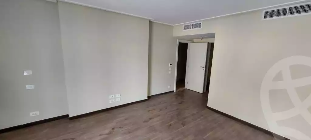 https://aqarmap.com.eg/ar/listing/5760047-for-rent-cairo-6th-of-october-compounds-new-giza-wyst-rydj-ryzydns-nyw-jyz-llttwyr-l-qry