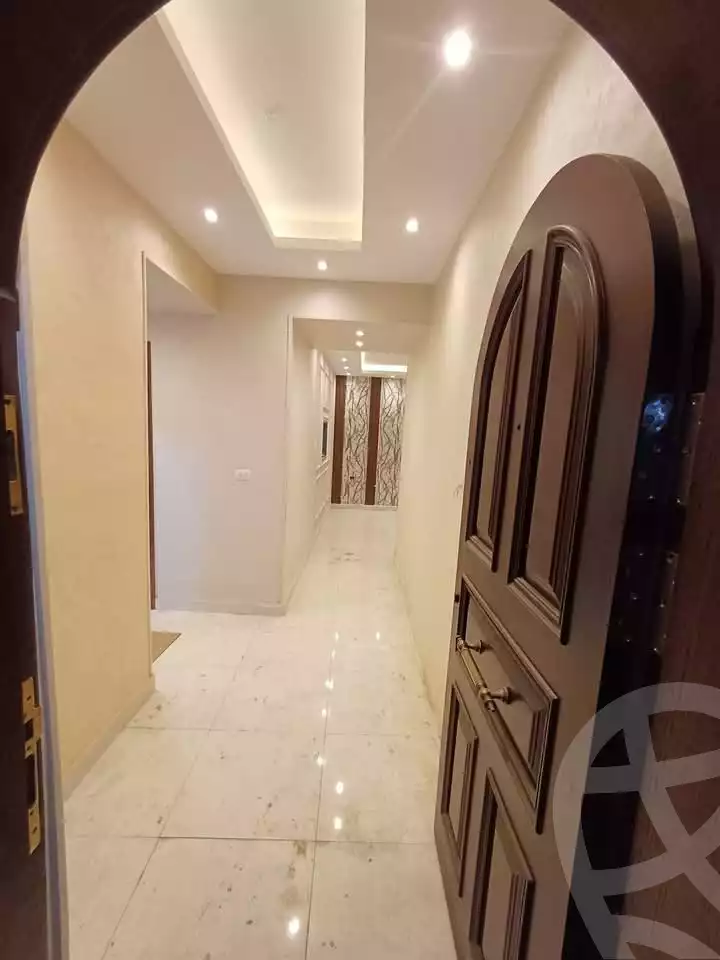 https://aqarmap.com.eg/ar/listing/5765633-for-rent-cairo-mokattam-lhdb-l-ly-shareaa-9