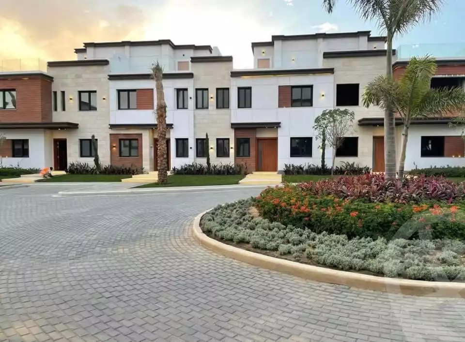 https://aqarmap.com.eg/ar/listing/5773132-for-sale-cairo-new-cairo-compounds-azzar