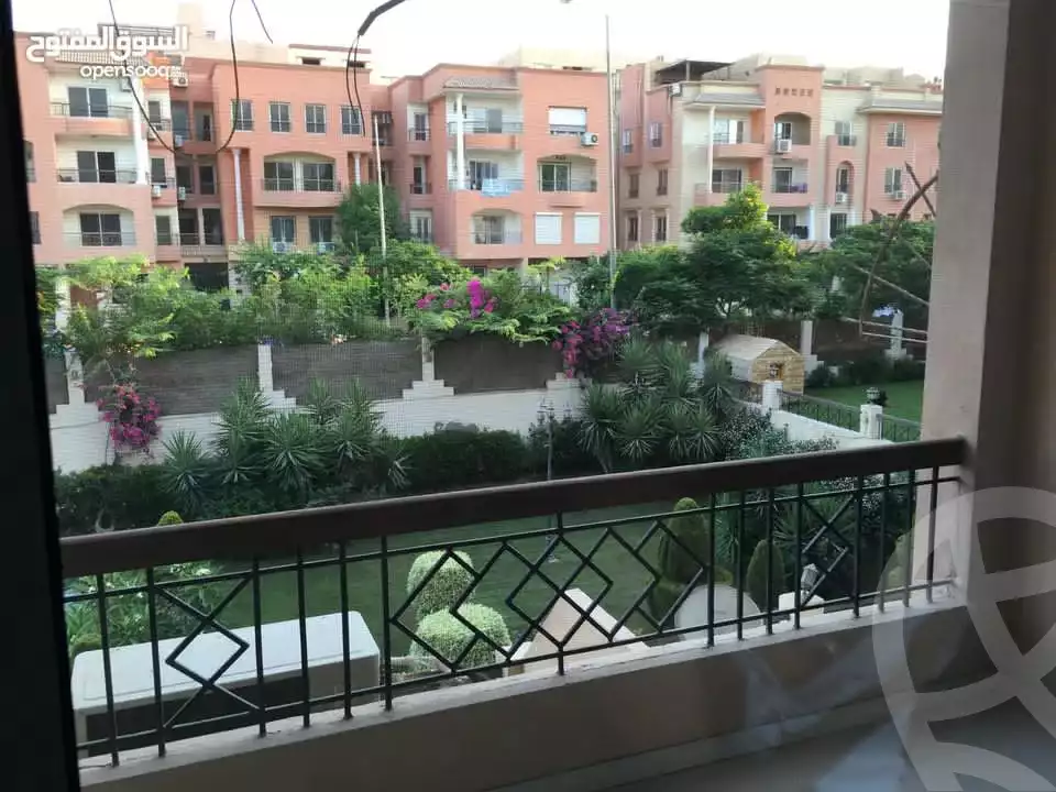 https://aqarmap.com.eg/ar/listing/5774884-for-sale-cairo-el-sheikh-zayed-city-compounds-kmbwnd-ljwmn