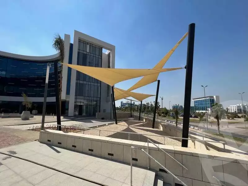 https://aqarmap.com.eg/ar/listing/5775415-for-rent-cairo-el-sheikh-zayed-city-alex-cairo-desert-road-smart-village-y-r-sy-byzns-brk-sfrykw-llstthmr-l-qry