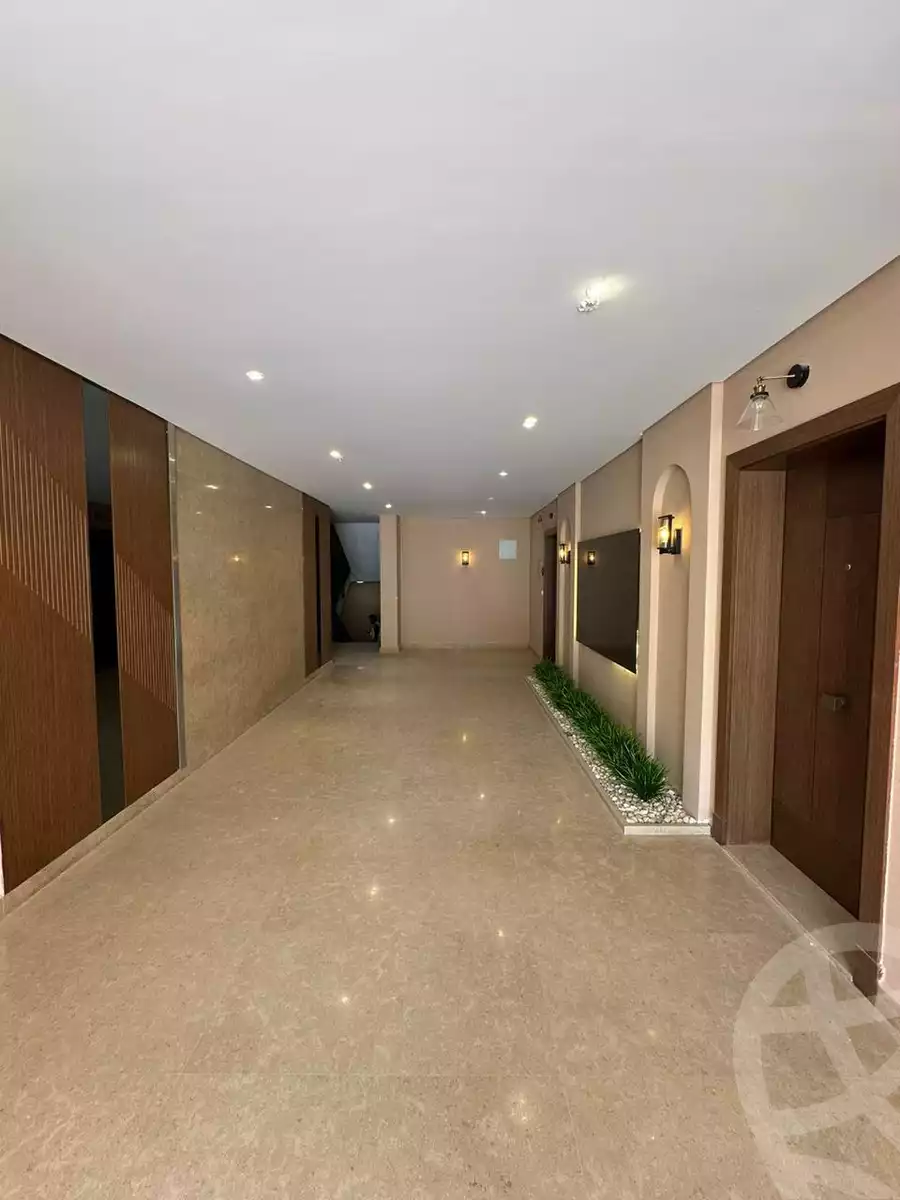 https://aqarmap.com.eg/ar/listing/5785078-for-sale-cairo-el-sheikh-zayed-city-compounds-kmbwnd-fyldj-wyst-dr-llttwyr
