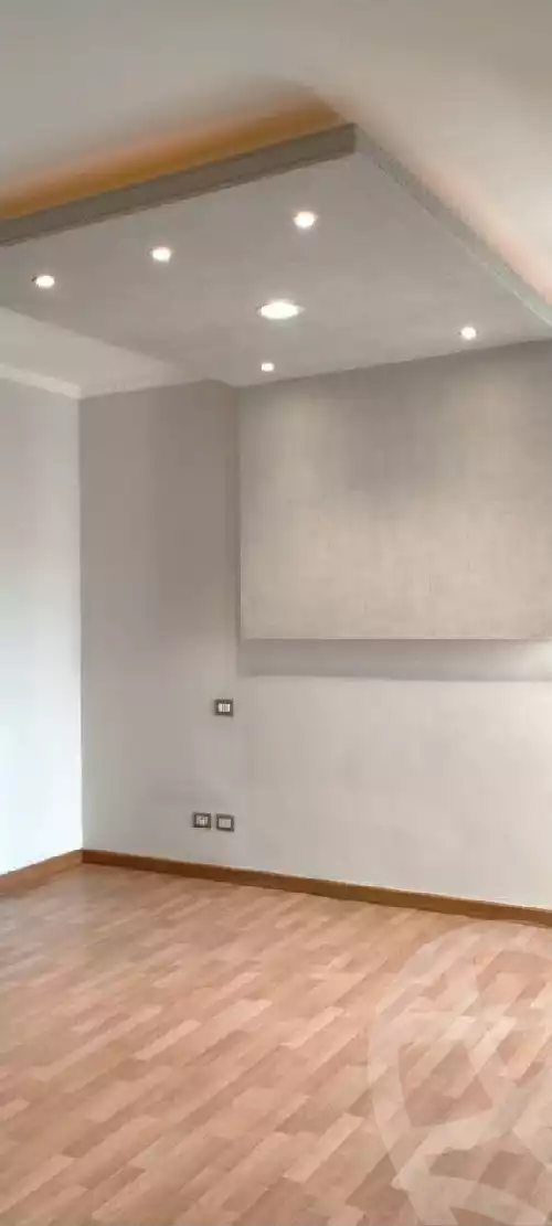 https://aqarmap.com.eg/en/listing/5786857-for-rent-cairo-new-cairo-lrhb-city-phase-5-ibn-al-nafees-st