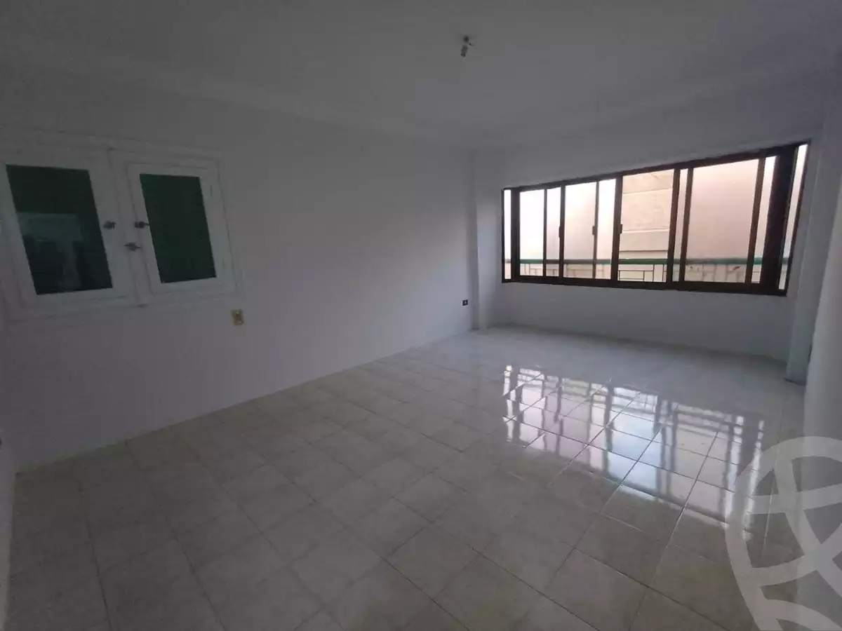https://aqarmap.com.eg/ar/listing/5786858-for-rent-cairo-mokattam-lhdb-l-ly-shareaa-9