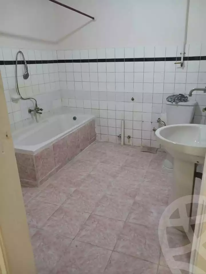 https://aqarmap.com.eg/en/listing/5797260-for-rent-alexandria-zezenia