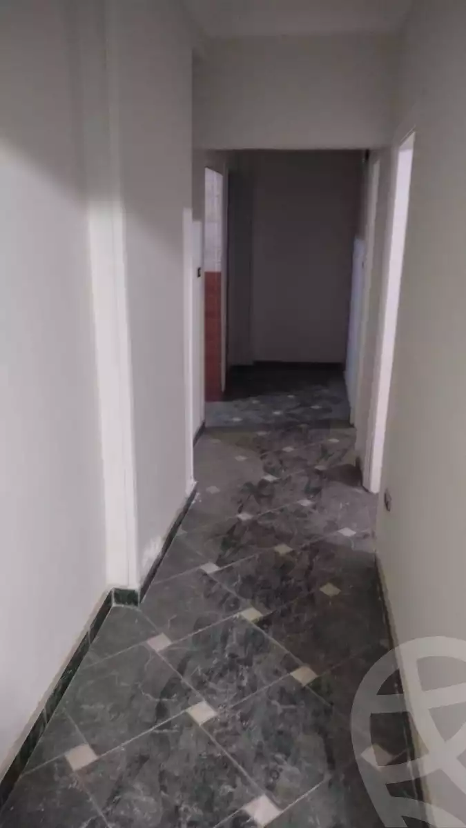 https://aqarmap.com.eg/en/listing/5820756-for-sale-cairo-helwan-helwan-el-sharkeya-mostafa-safwat-st