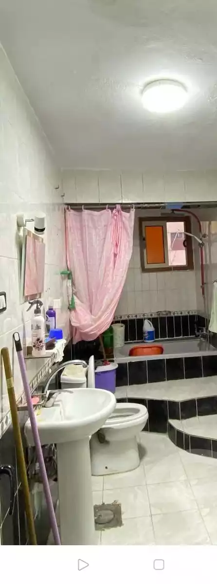 https://aqarmap.com.eg/ar/listing/5820959-for-sale-alexandria-l-jmy-lbytsh-al-aeda-al-kadema-st
