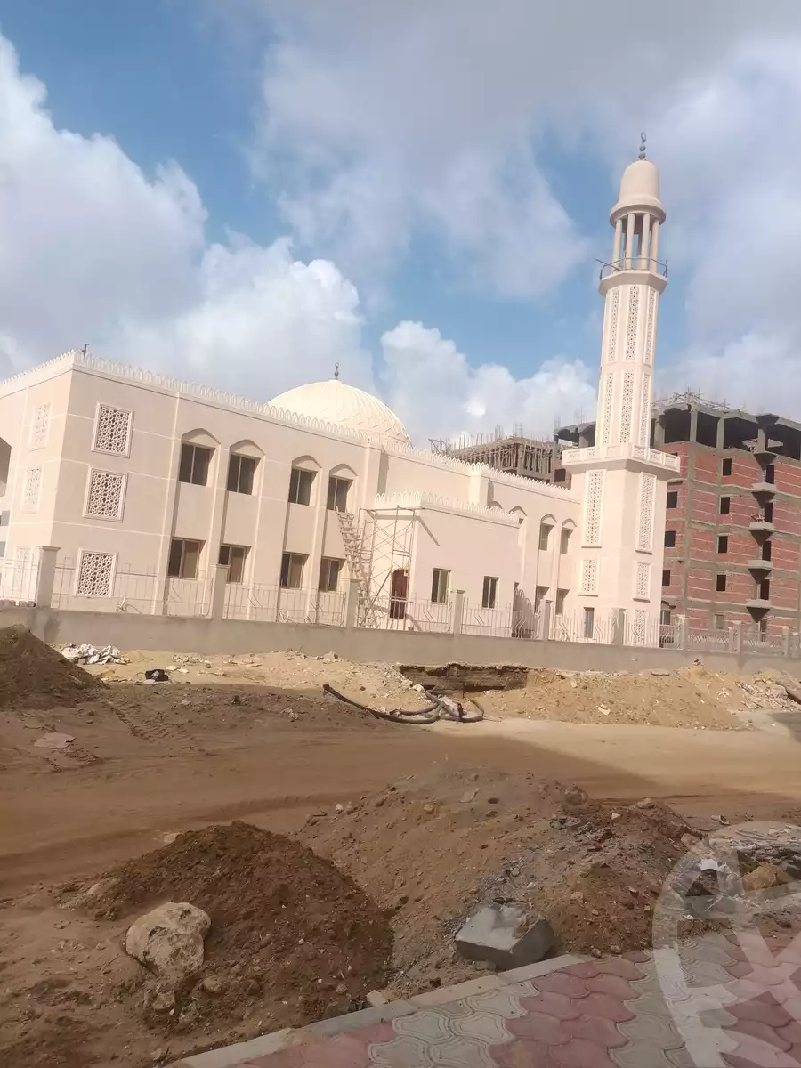 https://aqarmap.com.eg/en/listing/5823349-for-sale-cairo-new-cairo-compounds-loaloat-new-cairo