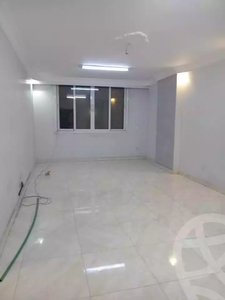 https://aqarmap.com.eg/ar/listing/5829271-for-rent-cairo-ain-shams-jsr-lswys