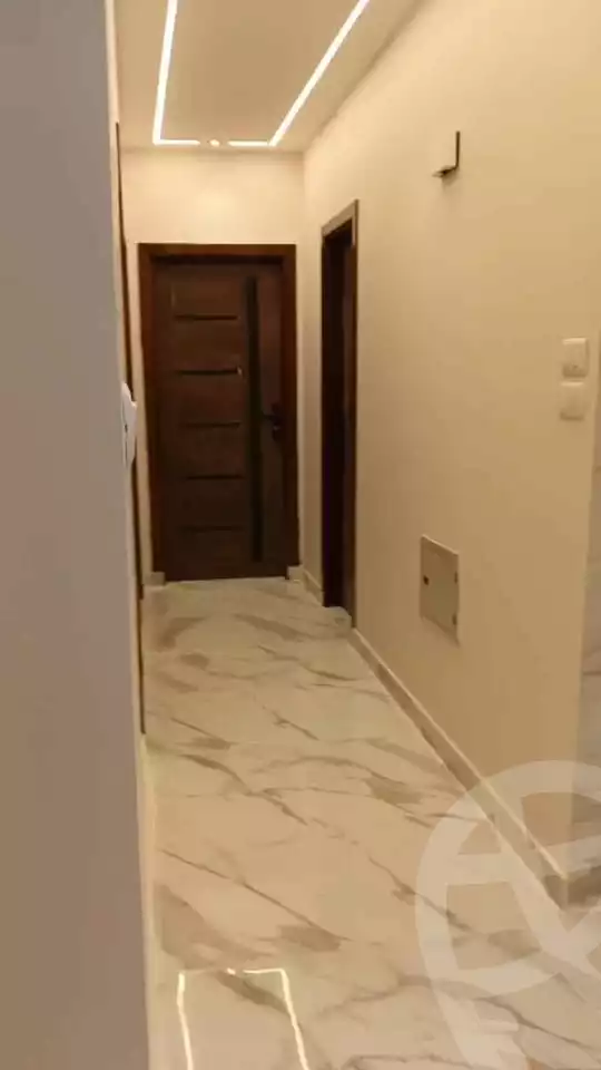 https://aqarmap.com.eg/en/listing/5829362-for-sale-cairo-mokattam-el-hadabah-el-wosta-compounds-vittoria-compound-seven-stars