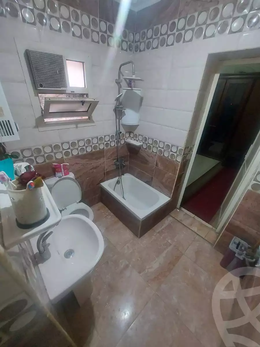 https://aqarmap.com.eg/en/listing/5836845-for-sale-cairo-helwan-helwan-el-sharkeya-zaki-hawas-st