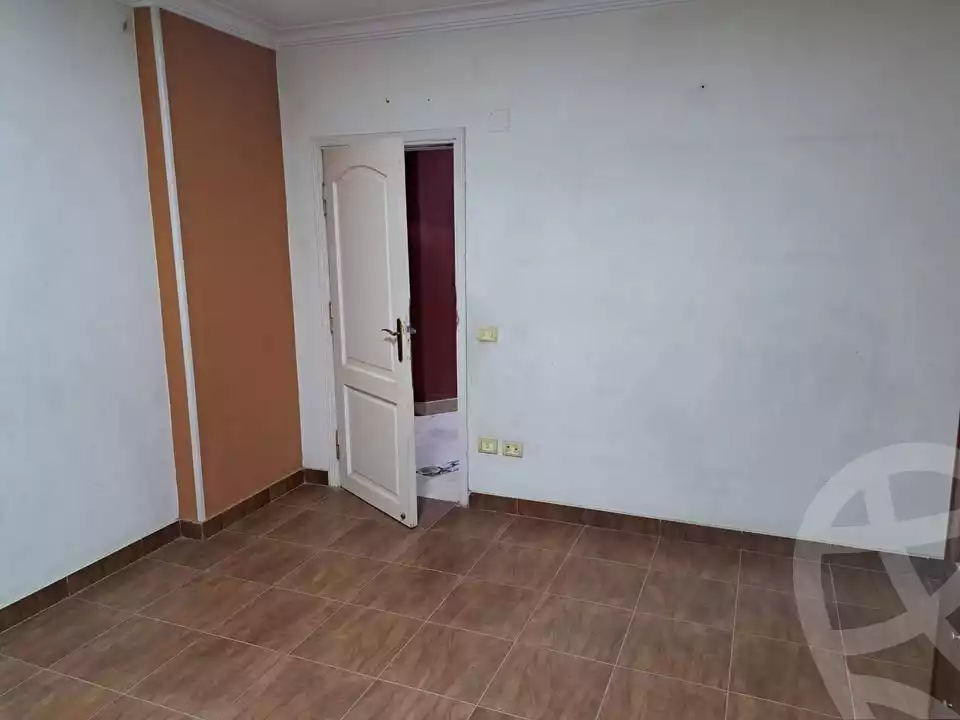 https://aqarmap.com.eg/ar/listing/5839549-for-sale-cairo-mokattam-lhdb-l-ly-shareaa-9