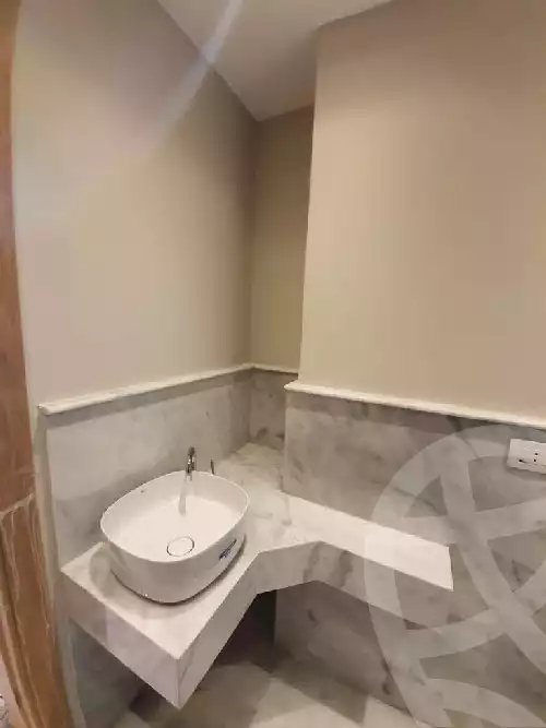 https://aqarmap.com.eg/ar/listing/5840665-for-sale-cairo-new-cairo-compounds-mountain-view-hyde-park