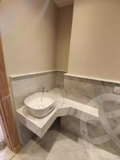 https://aqarmap.com.eg/ar/listing/5840665-for-sale-cairo-new-cairo-compounds-mountain-view-hyde-park
