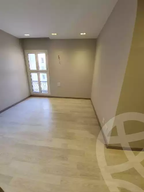 https://aqarmap.com.eg/ar/listing/5840665-for-sale-cairo-new-cairo-compounds-mountain-view-hyde-park